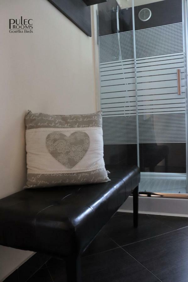 Apartma Sobe Pulec โดบรอโว ภายนอก รูปภาพ
