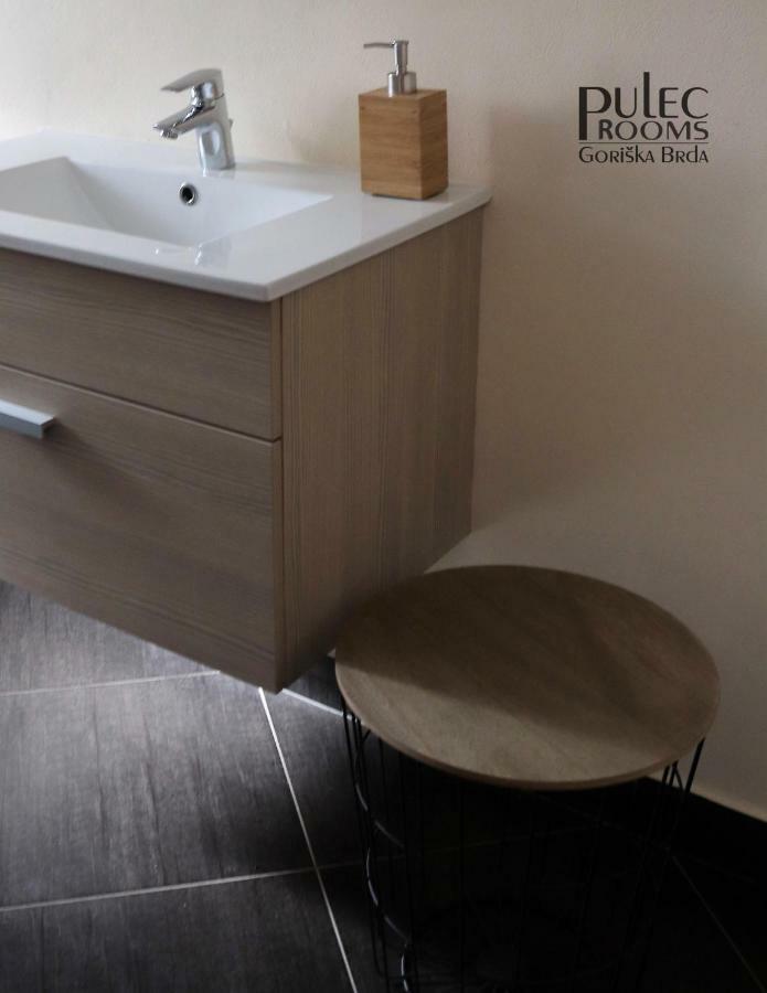 Apartma Sobe Pulec โดบรอโว ภายนอก รูปภาพ